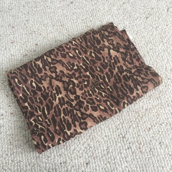 NWOT Fox Leopard Print Scarf - Picture 4 of 4